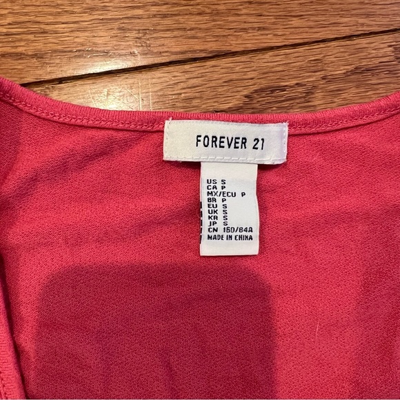 Crop top - Picture 3 of 3